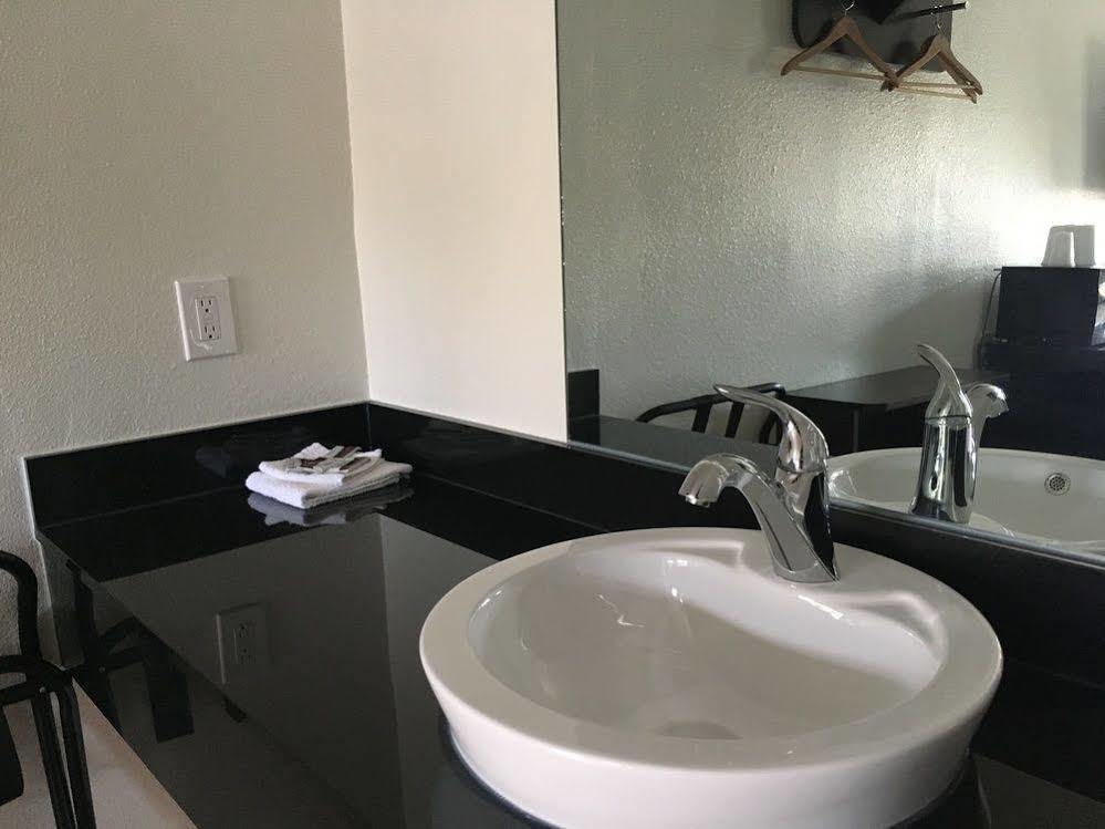 Motel 6-Ventura, Ca - Downtown Eksteriør bilde