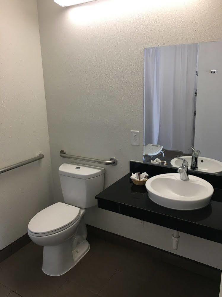 Motel 6-Ventura, Ca - Downtown Eksteriør bilde
